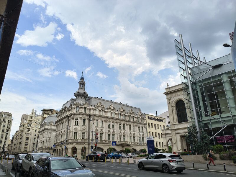 Calea Victoriei, Novotel Sala Palatului.
